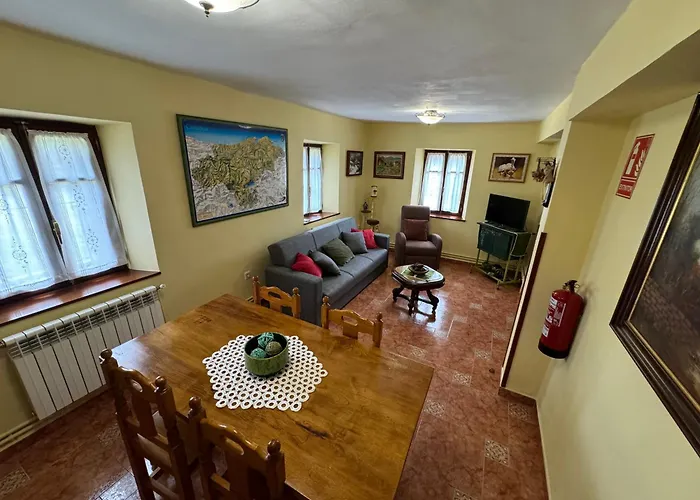 Casuca De Susi Arenas de Iguña